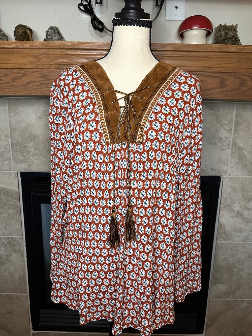 Wrangler Boho Western Lace-Up Top with Tassel Detail - Rust & Cream Size L